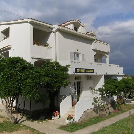 Apartments Aventura Baska For Relaxing Holidays Екстериор снимка